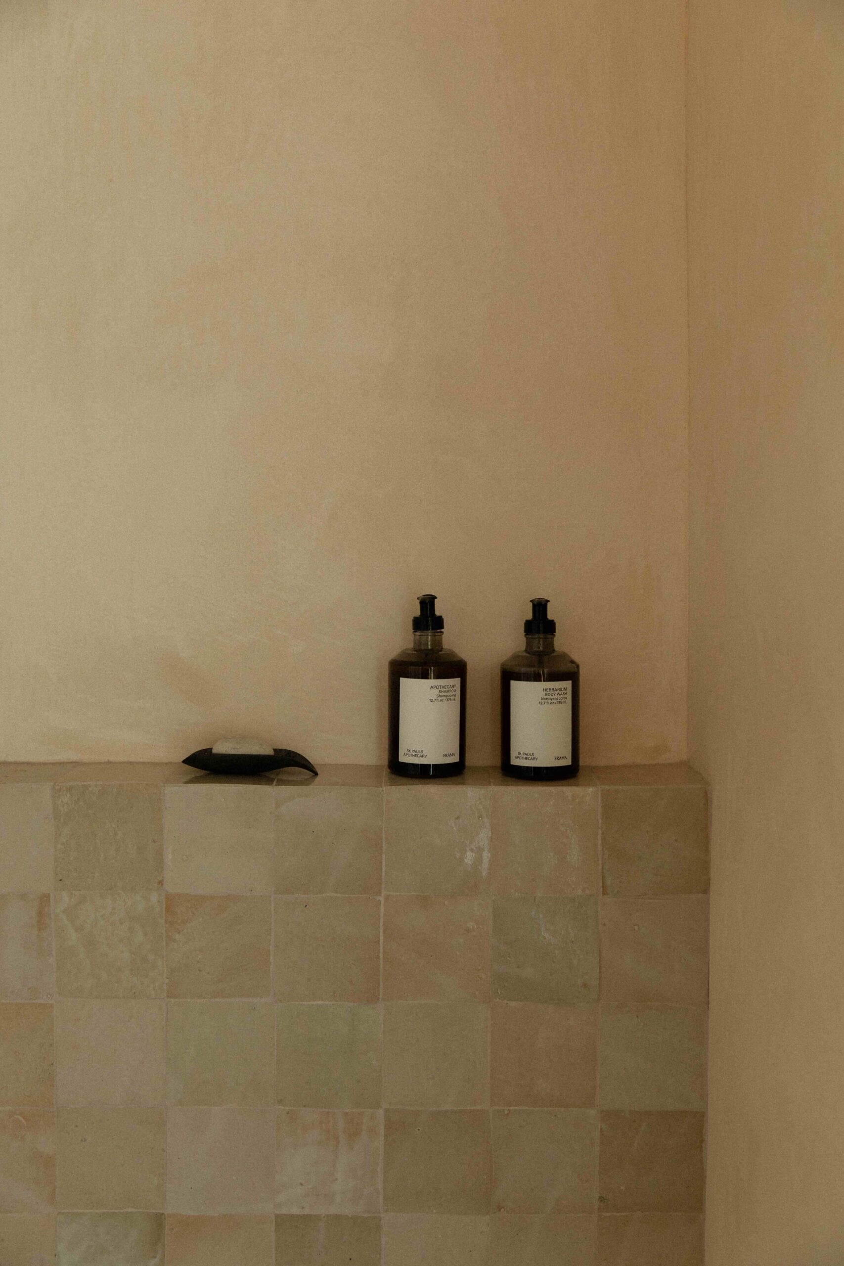 Tactile minimalism: A shower room reimagined