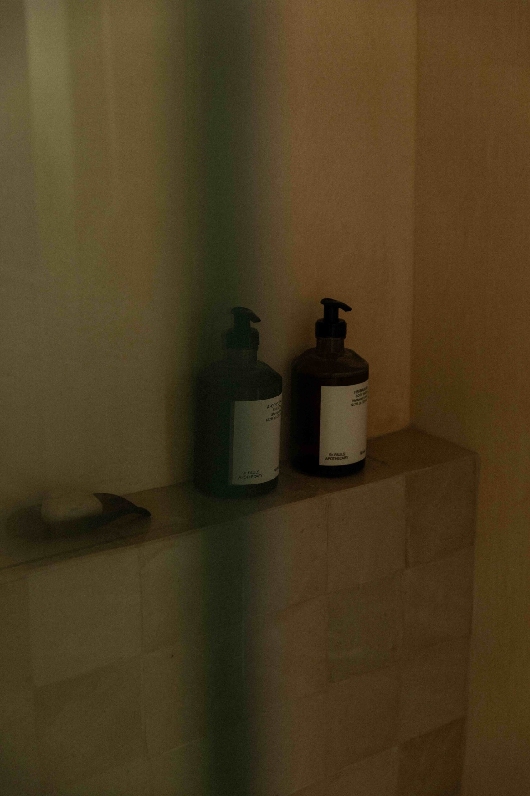 Tactile minimalism: A shower room reimagined