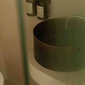 Tactile minimalism: A shower room reimagined