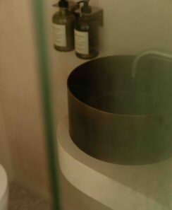 Tactile minimalism: A shower room reimagined